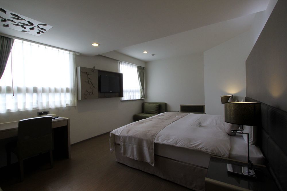 Shin Yuan Celeb Metro Hotel Hsinchu Exterior foto